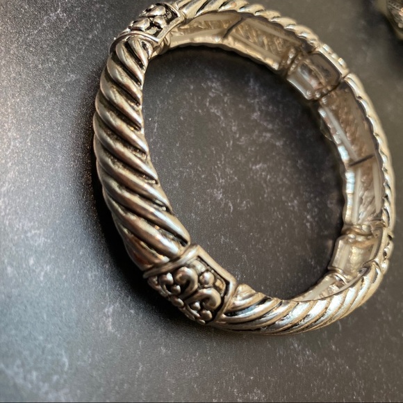 Bangle Trio| Smithsonian Institution Exclusive - Picture 7 of 13